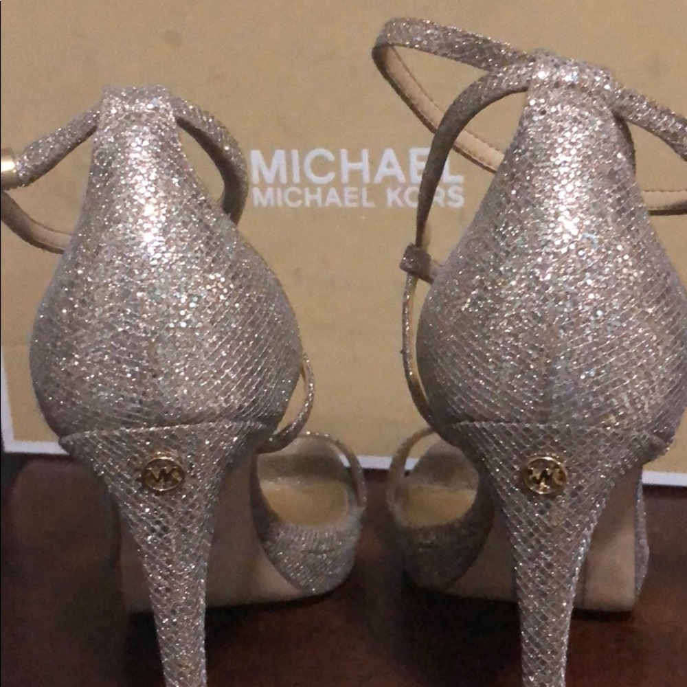 Simone Sandal - Picture 3 of 5